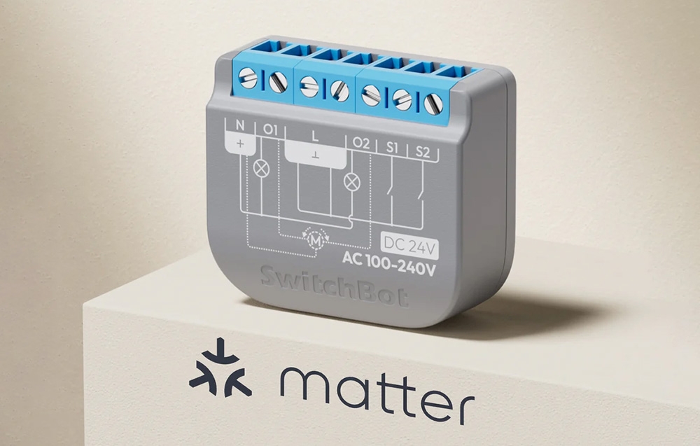 Έξυπνος διακόπτης SwitchBot με λογότυπο Matter, μπροστινή όψη με βιδωτούς συνδέσμους και διάγραμμα καλωδίωσης